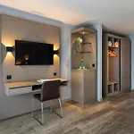ホテル Michel Karoli 3*