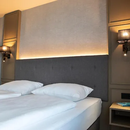 Hotel Roomingtons Karoli