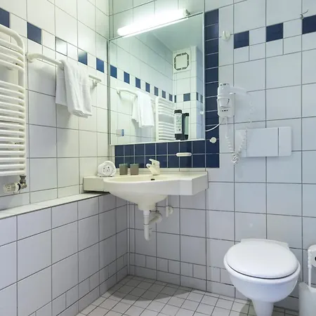 Roomingtons Karoli 3*