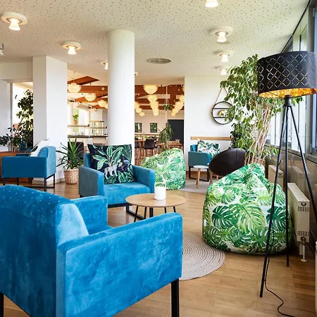 Hotel Roomingtons Karoli 3*