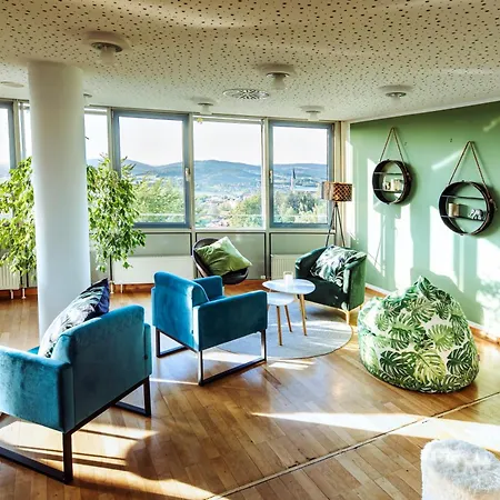 Roomingtons Karoli