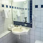Michel Karoli Hotell 3*