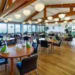 Hotell Michel Karoli 3*