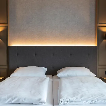 Roomingtons Karoli 3*