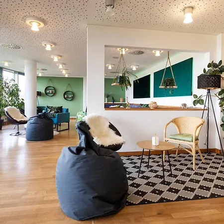 Roomingtons Karoli Otel 3*