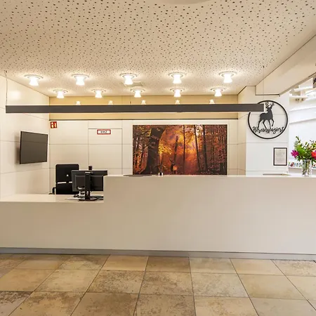 Otel Roomingtons Karoli 3*