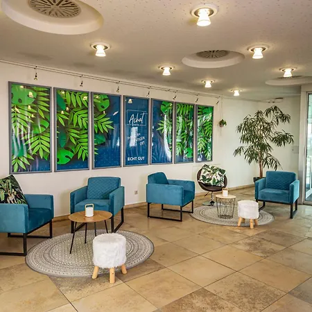 Roomingtons Karoli Otel 3*