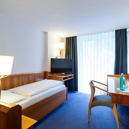 Roomingtons Karoli 3*