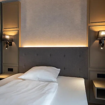Otel Roomingtons Karoli