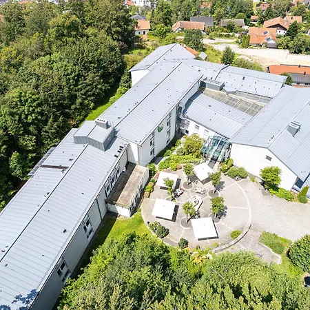 Otel Roomingtons Karoli Waldkirchen