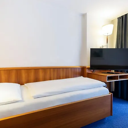 Otel Roomingtons Karoli Waldkirchen