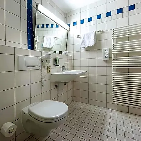 Hotel Karoli 3*
